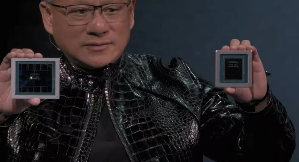 英伟达CES 2026震撼发布：六大自研芯片构建最强AI超算，自动驾驶进入“思考”时代