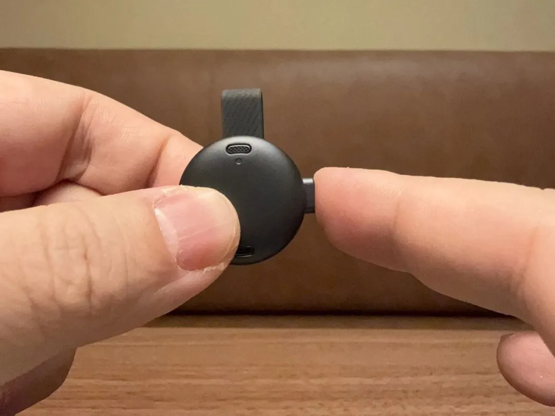 飞书联手安克发布AI录音豆：10克“外脑”革新会议记录，售价899元