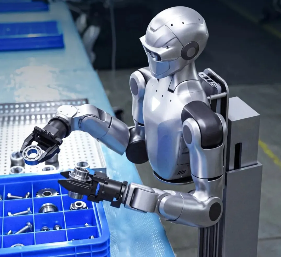 2.69万起！宇树发布最便宜R1系列双臂人形机器人，王兴兴“砍腿”杀入工业场景，这波真香！